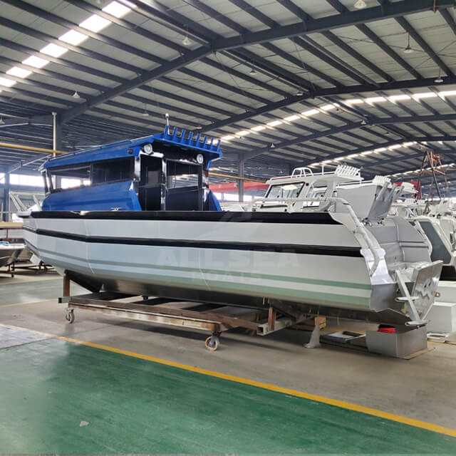 EasyCraft 9M Full Cabin Boat