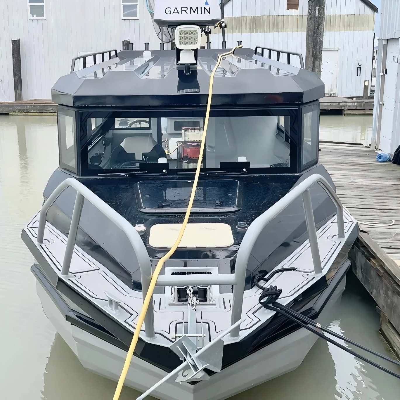 Лодка Easycraft 9 м с передней дверью и полной каютой