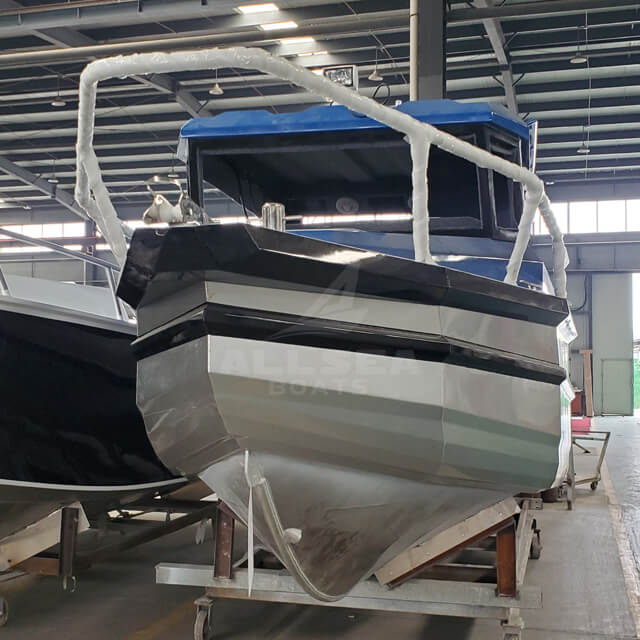 EasyCraft 9M Full Cabin Boat